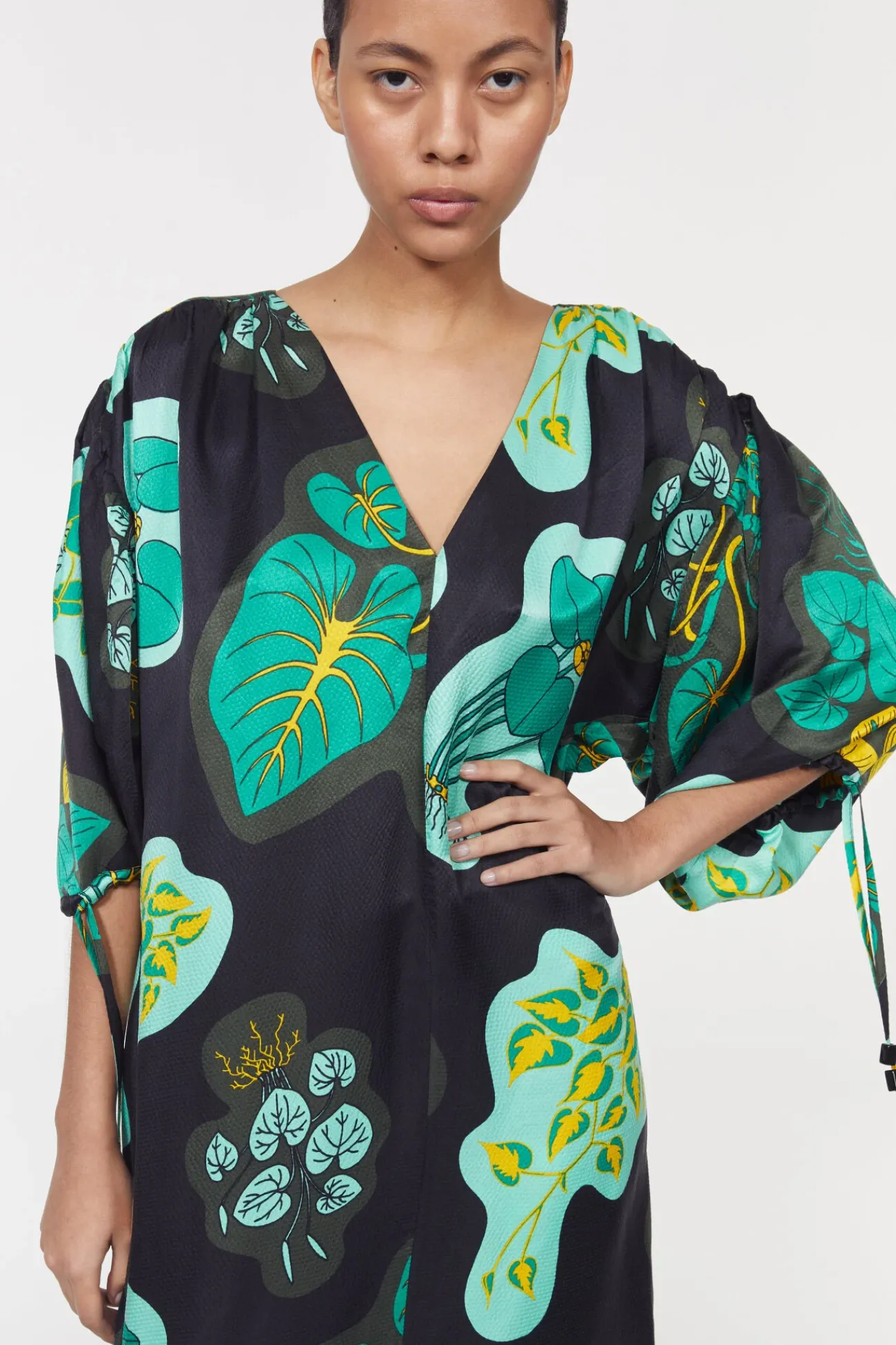 New Rodebjer Dakota Leaf Hammered Dress